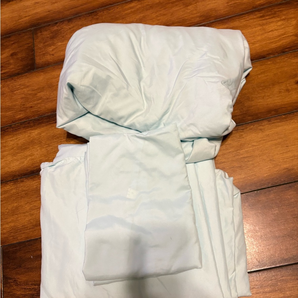 Light Blue Bedding Set with only one pillow case